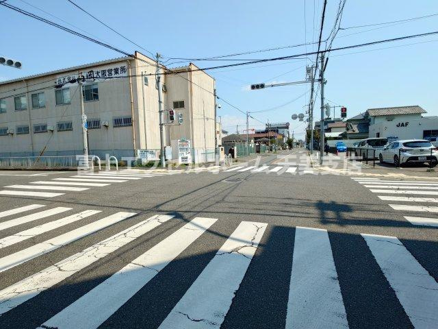 立昌三宝倉庫の駐車場