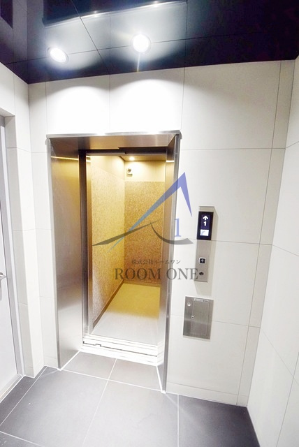 GENOVIA大島駅skygardenのその他共用部分|エレベーターです。