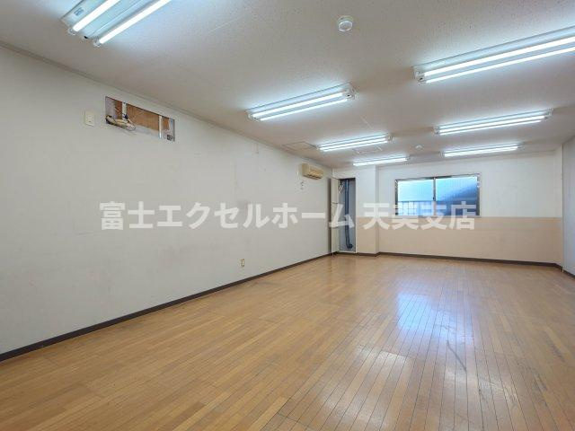 オークハイツの居間・リビング