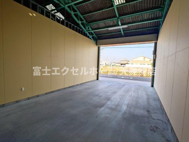 羽曳野倉庫のバルコニー