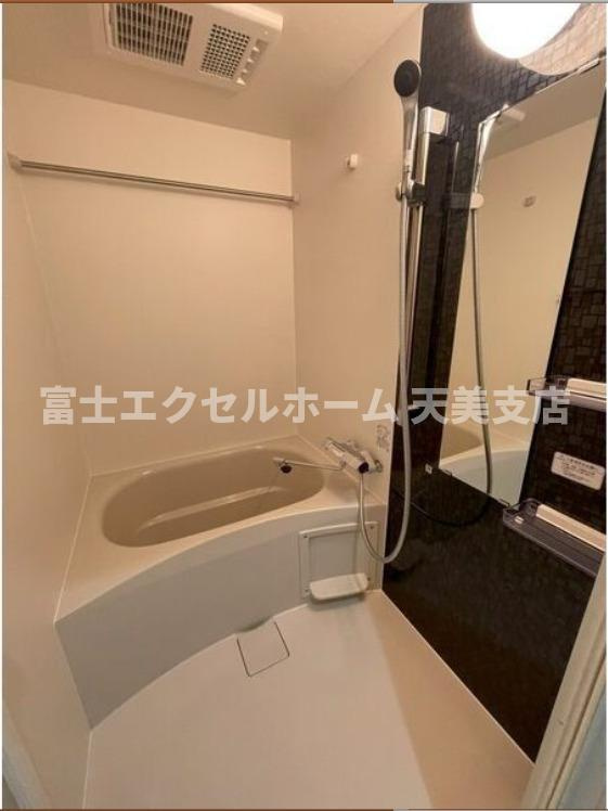 あんしん+VieM北新町13-1030(ガレージハウス)の浴室