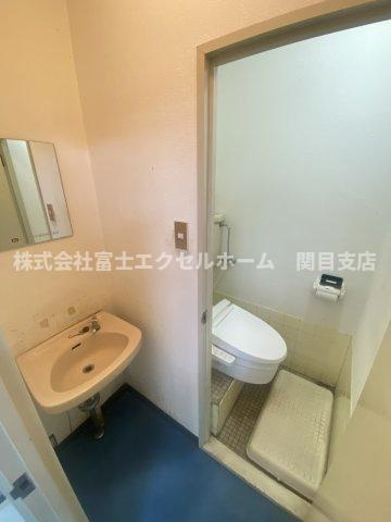 谷四パークヴィラ１階貸事務所のトイレ