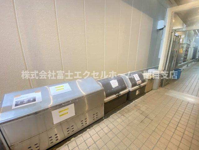 谷四パークヴィラ１階貸事務所のその他共用部分