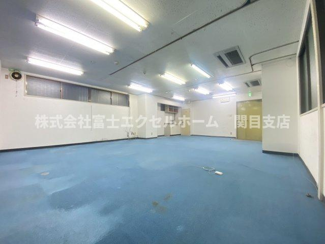 谷四パークヴィラ１階貸事務所の内装
