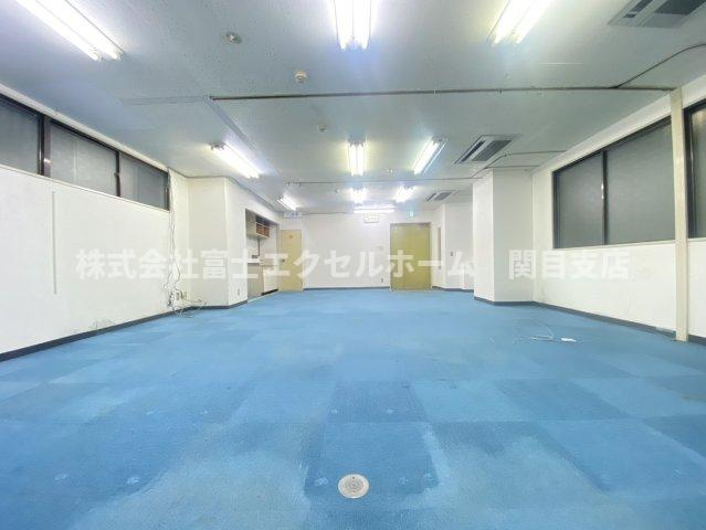 谷四パークヴィラ１階貸事務所の内装