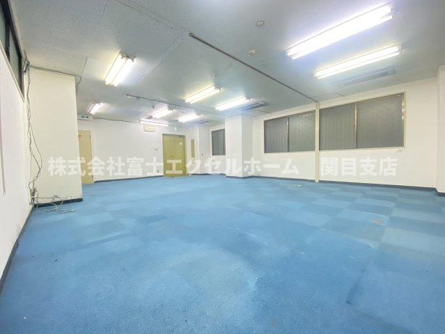 谷四パークヴィラ１階貸事務所の内装