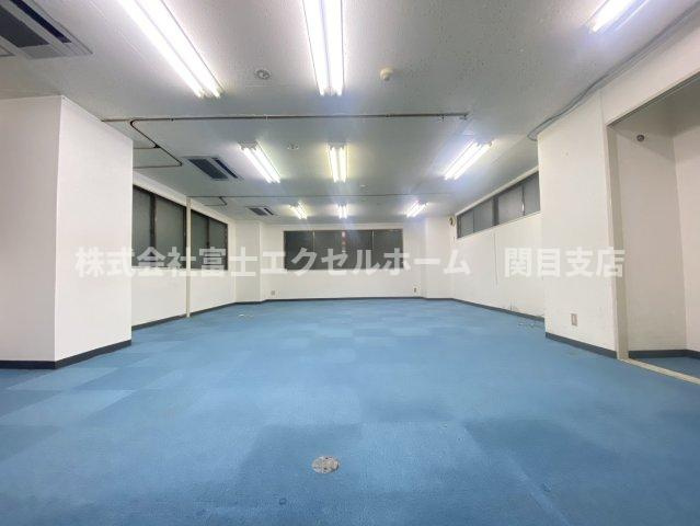谷四パークヴィラ１階貸事務所の内装