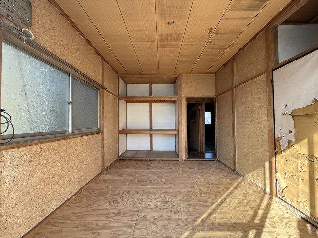 ヒガシオオサカシキヅリの内装