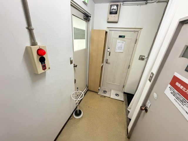 泰平第一ビル　別館の玄関