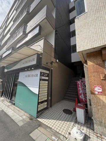 泰平第一ビル　別館のエントランス