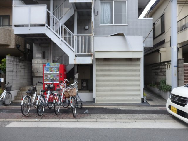 城北・船江マンションの駐車場
