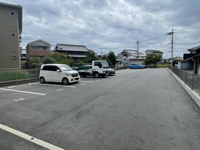 MONO Place 摂津の駐車場|１台無料　２台目以降は月額9,000円