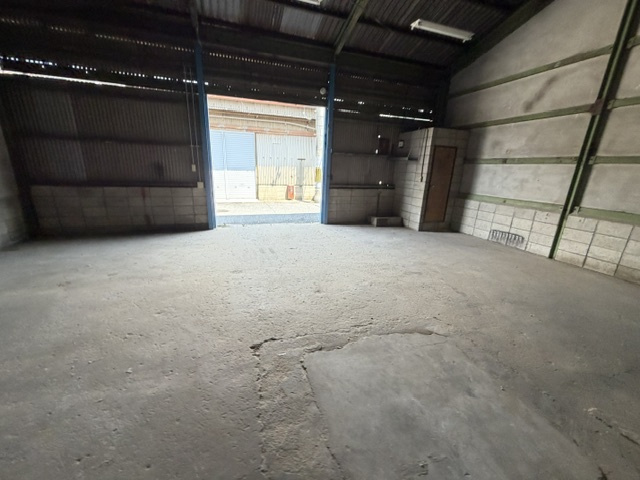 玉串町東2丁目倉庫