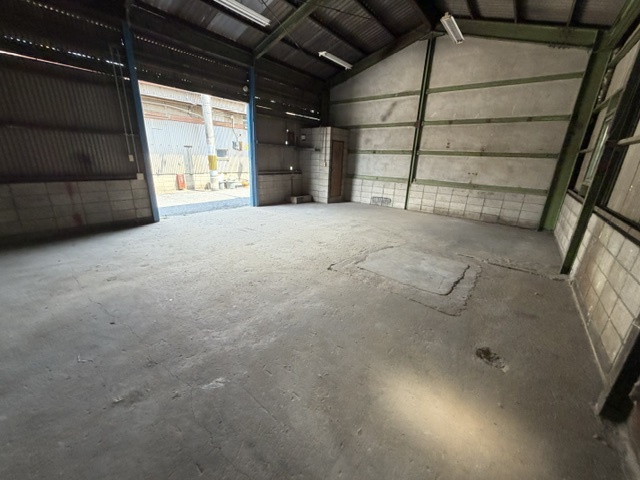 玉串町東2丁目倉庫