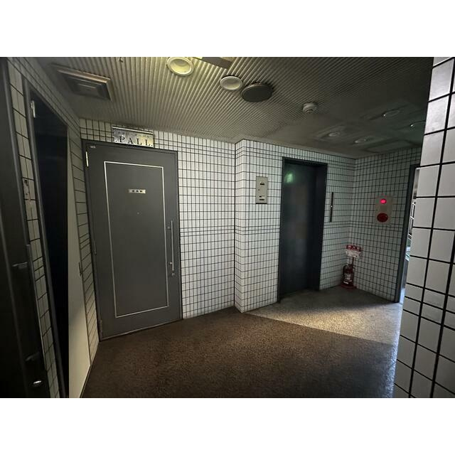 東大阪市足代新町の店舗一部のロビー