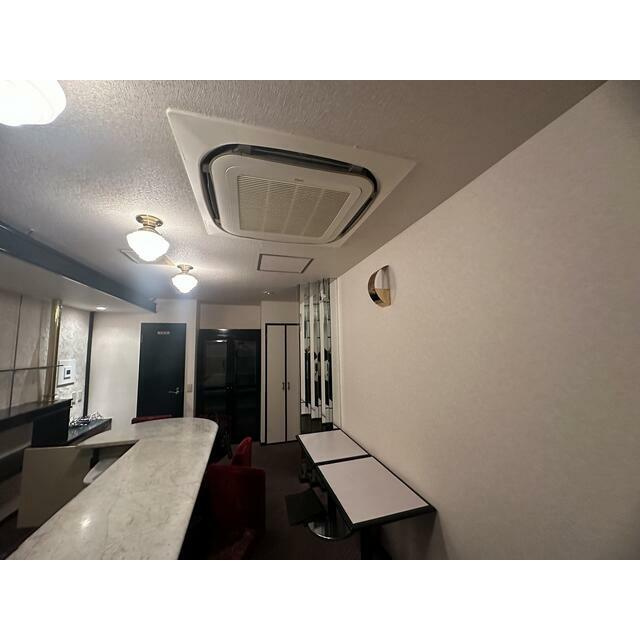 東大阪市足代新町の店舗一部の洋室