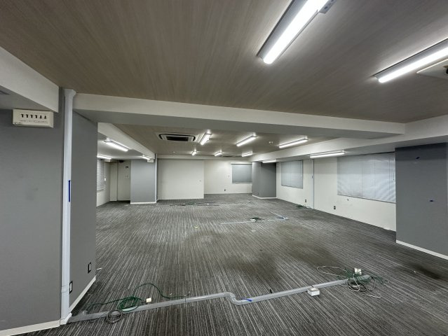 リアライズ堺筋本町ビルの洋室