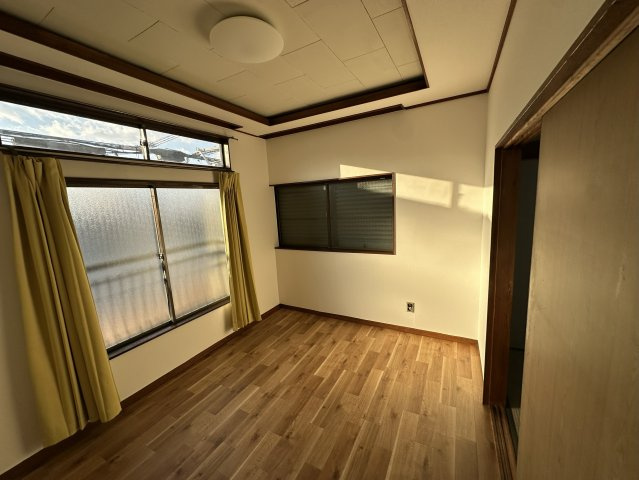 永和１丁目貸店舗付き住宅の洋室