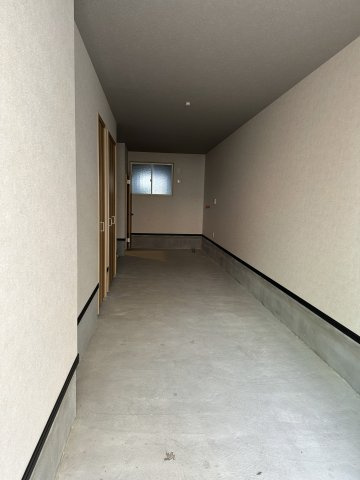 中川2丁目　店舗・事務所の洋室