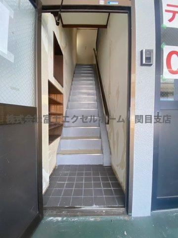 大和田店舗付き住宅の玄関