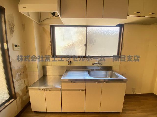 大和田店舗付き住宅のキッチン