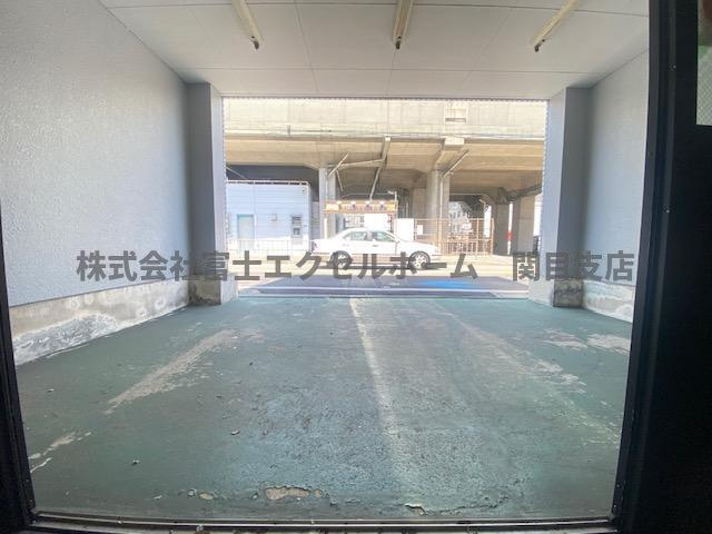 大和田店舗付き住宅の内装