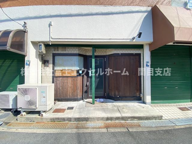大和田コーポ１階路面店舗の外観