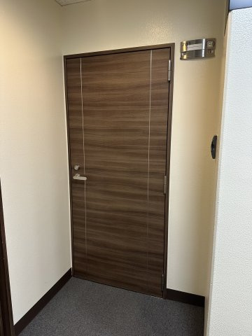 ACN天満橋ビルの玄関