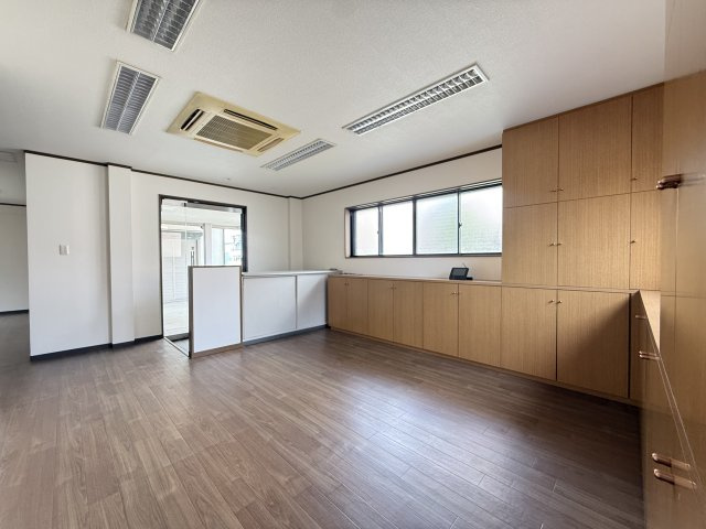 東大阪市下六万寺町事務所・店舗