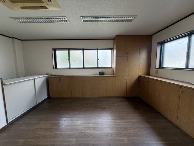 東大阪市下六万寺町事務所・店舗