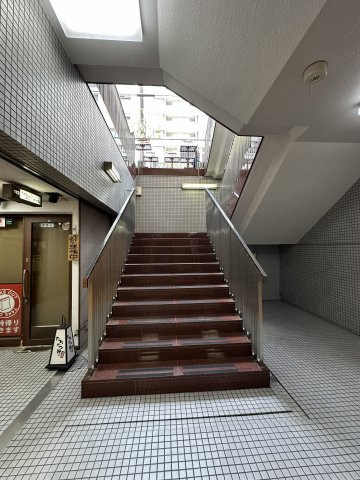 ダイアパレスビル本町のロビー