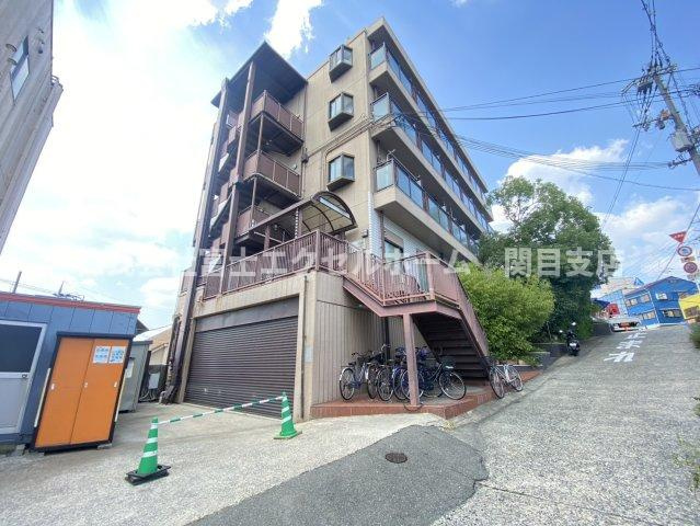 グロースコート香里園の外観