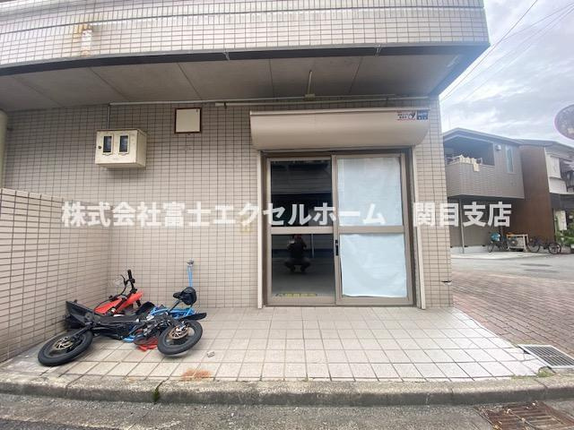 エクセルシード1階事務所の外観