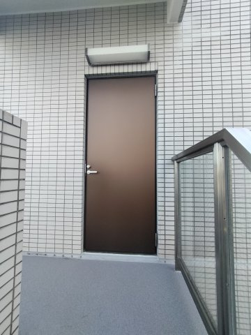 上尾市柏座２丁目の店舗事務所の玄関|ゆったりとした玄関です