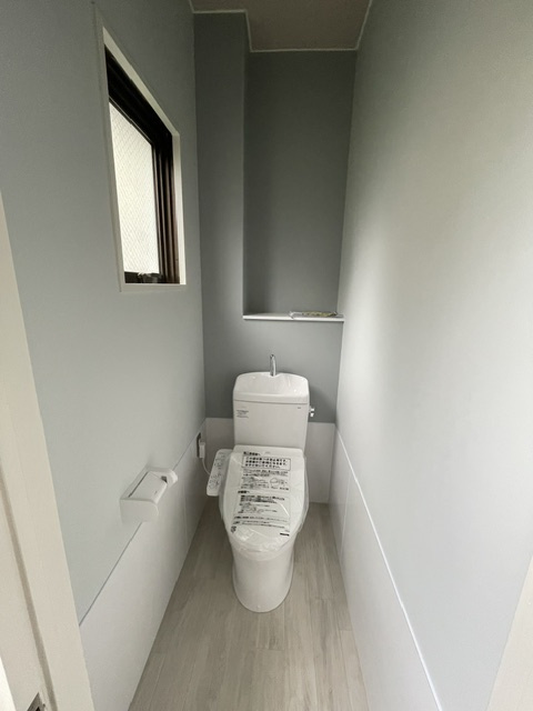 ミヤタハイツのトイレ|落ち着いた色調のトイレです