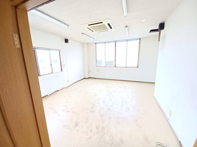 下野本石田様店舗の洋室|明るい洋室です