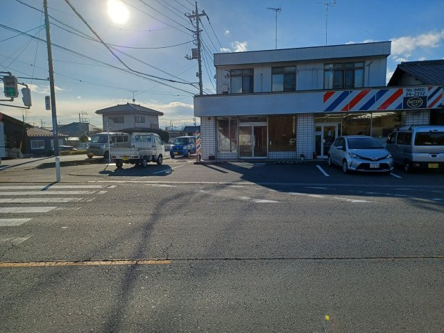 関根店舗1F南側の外観|おしゃれな外観です