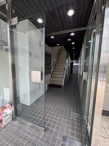 平河町伏見ビルのエントランス
