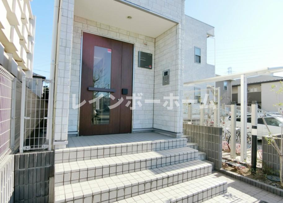リブリ・ku ra soのエントランス|建物の内部です