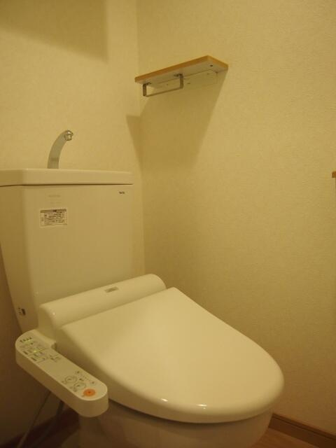 ルーブル中野坂上伍番館のトイレ|落ち着いたトイレです