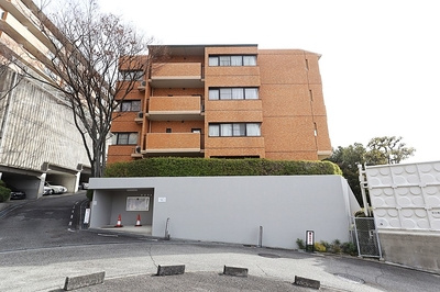 ライオンズマンション宝塚売布A棟　の外観