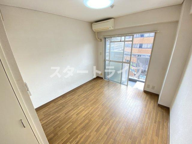 大阪市淀川区木川東４丁目の賃貸マンションの居間・リビング