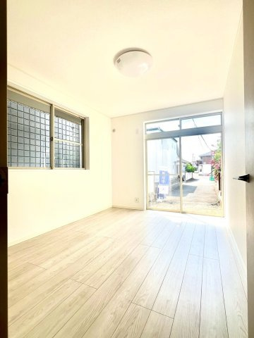 【洋室】 | 茅ヶ崎市松浪2丁目中古戸建 | 洋室1（約6.0帖）