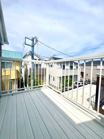 【バルコニー】 | 茅ヶ崎市松浪2丁目中古戸建 | 東側2階バルコニー