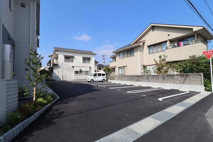オリーブの駐車場
