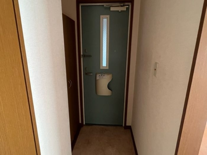 サンライズ北新保　B棟の玄関