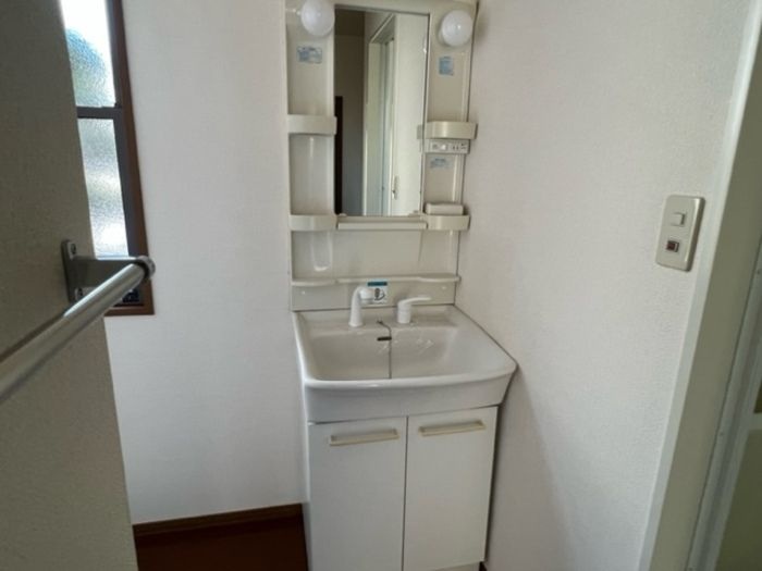 サンライズ北新保　B棟の洗面所