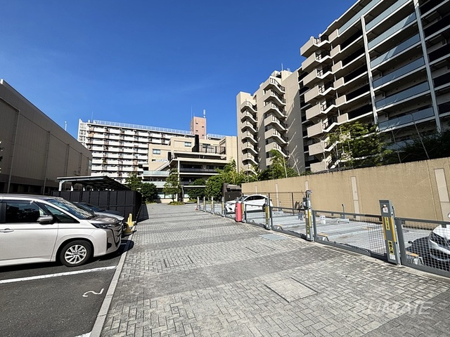 ブランシエスタ王子の駐車場|駐車場です☆
