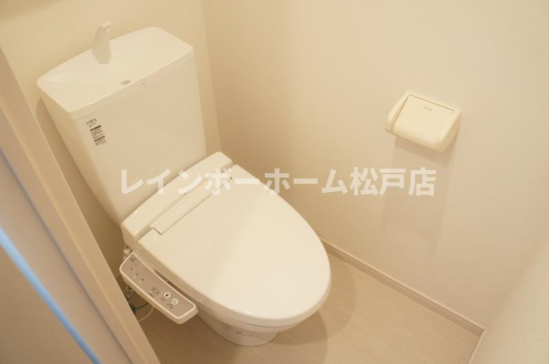 仲介手数料（賃料の1.10ヵ月）の50％OFF対象物件！のトイレ|落ち着いた色調のトイレです