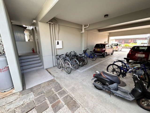 アートマンションの駐車場